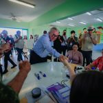 Gobernador Rubén Rocha Moya ejerce su derecho al voto en histórica jornada electoral