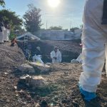Recuperan primeros cinco cuerpos en la Fosa 1 del panteón “21 de Marzo”; serán resguardados para identificación humana