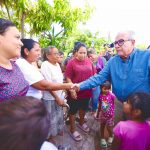 A nadie se les va a dejar de ayudar, señala Gobernador Rocha ante afectados por lluvias en Ahome