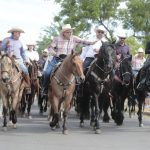 Encabeza Gobernador Rocha Cabalgata de inicio de Expo Feria Ganadera 2025