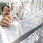 Desde el CIAD Culiacán, el Doctor José Basilio Heredia y su equipo realizan investigaciones que buscan cuidar la salud de las personas, los animales y la naturaleza al mismo tiempo, usando la ciencia para mejorar lo que comemos y cómo vivimos