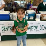 Familias acuden a macrocentros de Sinaloa para vacunarse contra el sarampión