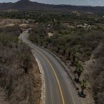 Esta semana quedarán listas las carreteras a 69 destinos turísticos en Sinaloa: SOP