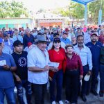 Pescadoras y pescadores de El Huitussi, Guasave reciben tarjetas del programa Bienpesca